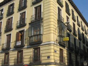 Отель Hostal Tudescos  Мадрид